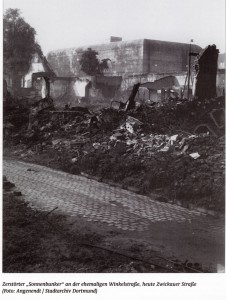 zerstörter Sonnenbunker an der ehemaligen Winkelstraße, heute Zwickauer Str.